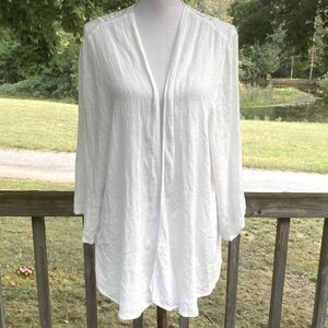 Torrid Wm’s Sz 2 White Cloud Woven Crinkle Gauze Crochet Inset Open Kimono